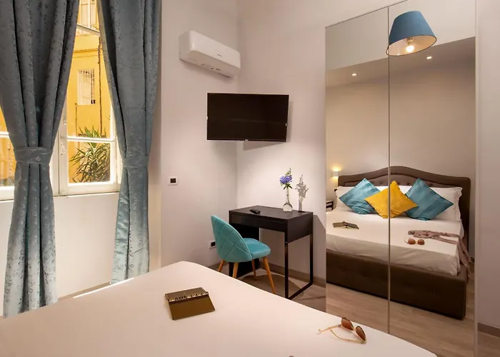 The Shell 3* Roma